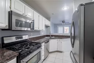 Photo #3: 2358024 Listing