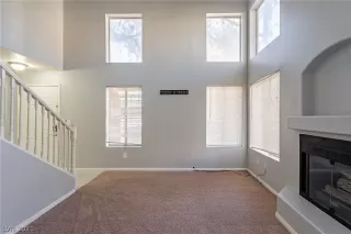 Photo #4: 2358024 Listing