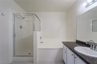 Photo #5: 2358024 Listing