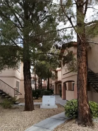 Photo #3: 2358035 Listing