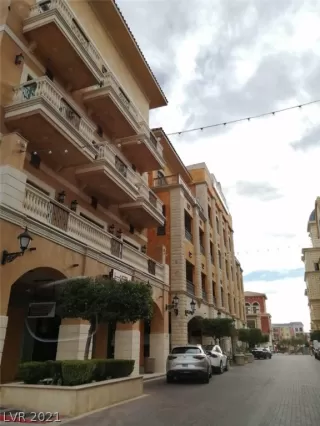 Photo #4: 2358035 Listing