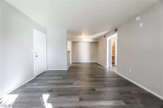 Photo #3: 2358040 Listing 