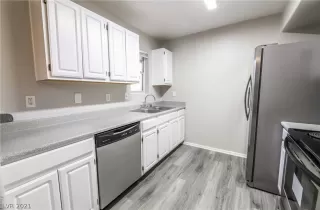 Photo #6: 2358040 Listing 