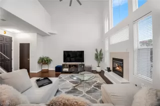 Photo #4: 2358065 Listing 