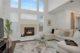 Photo #5: 2358065 Listing 