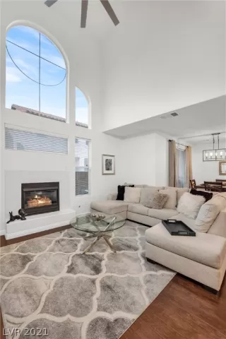 Photo #6: 2358065 Listing 