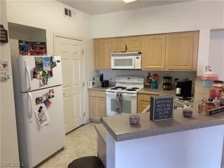 Photo #4: 2358066 Listing