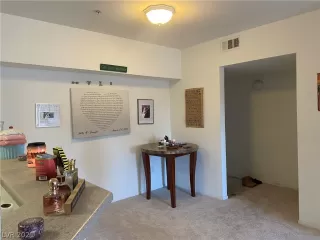 Photo #5: 2358066 Listing