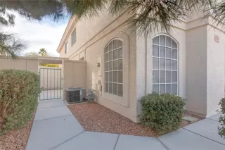 Photo #2: 2358092 Listing 
