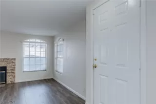 Photo #5: 2358092 Listing 