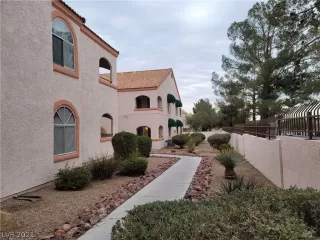 Photo #1: 2358103 Listing 