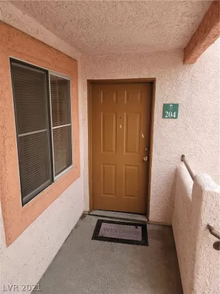 Photo #2: 2358103 Listing 