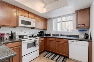 Photo #4: 2358113 Listing