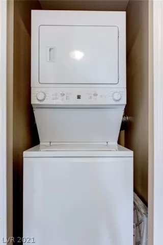 Photo #6: 2358113 Listing