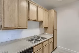 Photo #4: 2358126 Listing