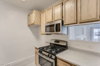 Photo #5: 2358126 Listing