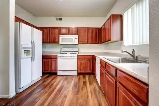 Photo #3: 2358169 Listing 