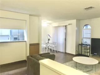 Photo #1: 2358182 Listing 