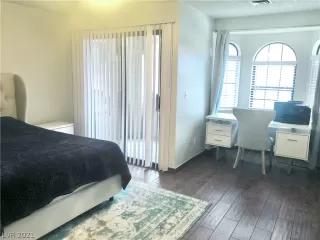 Photo #5: 2358182 Listing 