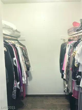 Photo #6: 2358182 Listing 