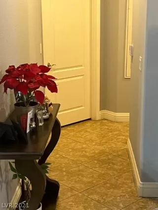 Photo #6: 2358185 Listing