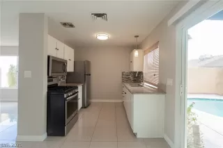 Photo #1: 2358186 Listing 