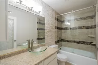 Photo #3: 2358186 Listing 