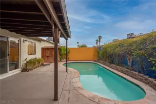 Photo #4: 2358186 Listing 