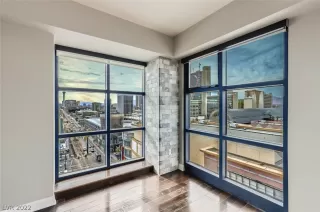 Photo #1: 2358195 Listing 