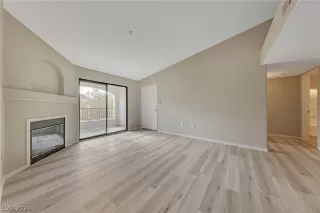 Photo #5: 2358201 Listing