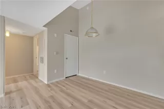 Photo #6: 2358201 Listing