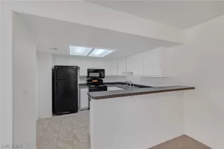 Photo #5: 2358230 Listing 