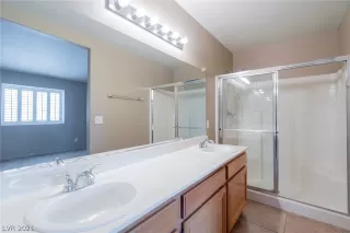 Photo #3: 2358235 Listing 