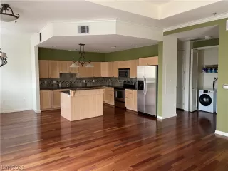 Photo #2: 2358244 Listing 