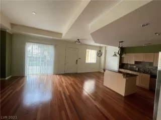 Photo #5: 2358244 Listing 