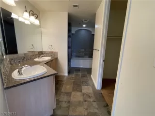 Photo #6: 2358244 Listing 