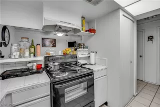 Photo #4: 2358277 Listing 