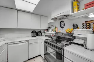 Photo #5: 2358277 Listing 