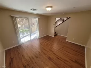 Photo #5: 2358287 Listing 