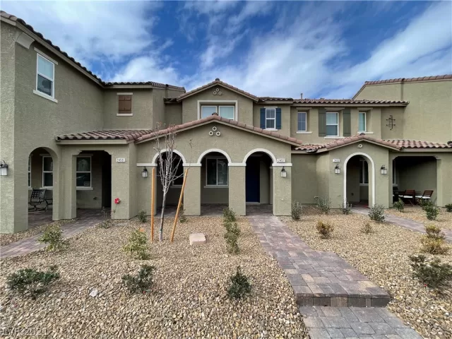 MLS: 2358301 Condo For Sale