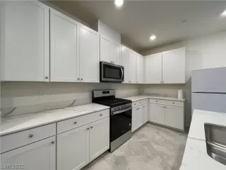 Photo #4: 2358301 Listing 