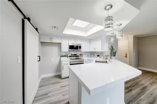 Photo #2: 2358303 Listing 