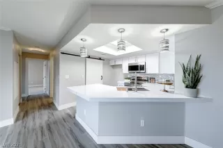 Photo #3: 2358303 Listing 