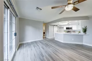 Photo #4: 2358303 Listing 