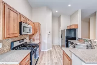 Photo #2: 2358304 Listing