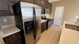 Photo #5: 2358331 Listing