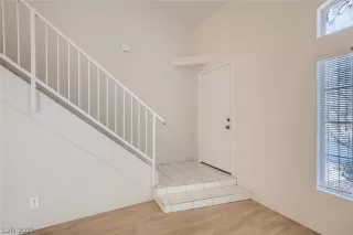 Photo #5: 2358340 Listing