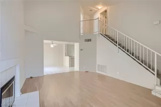 Photo #6: 2358340 Listing