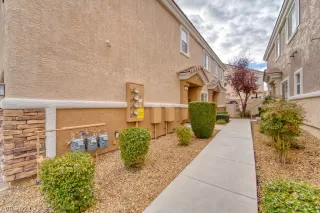 Photo #2: 2358357 Listing