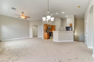 Photo #6: 2358357 Listing